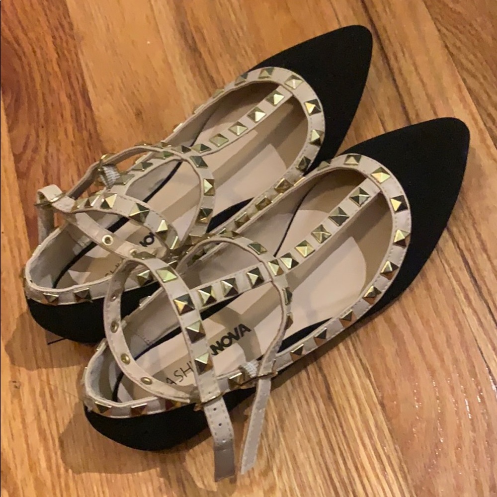 FashionNova Black studded flats